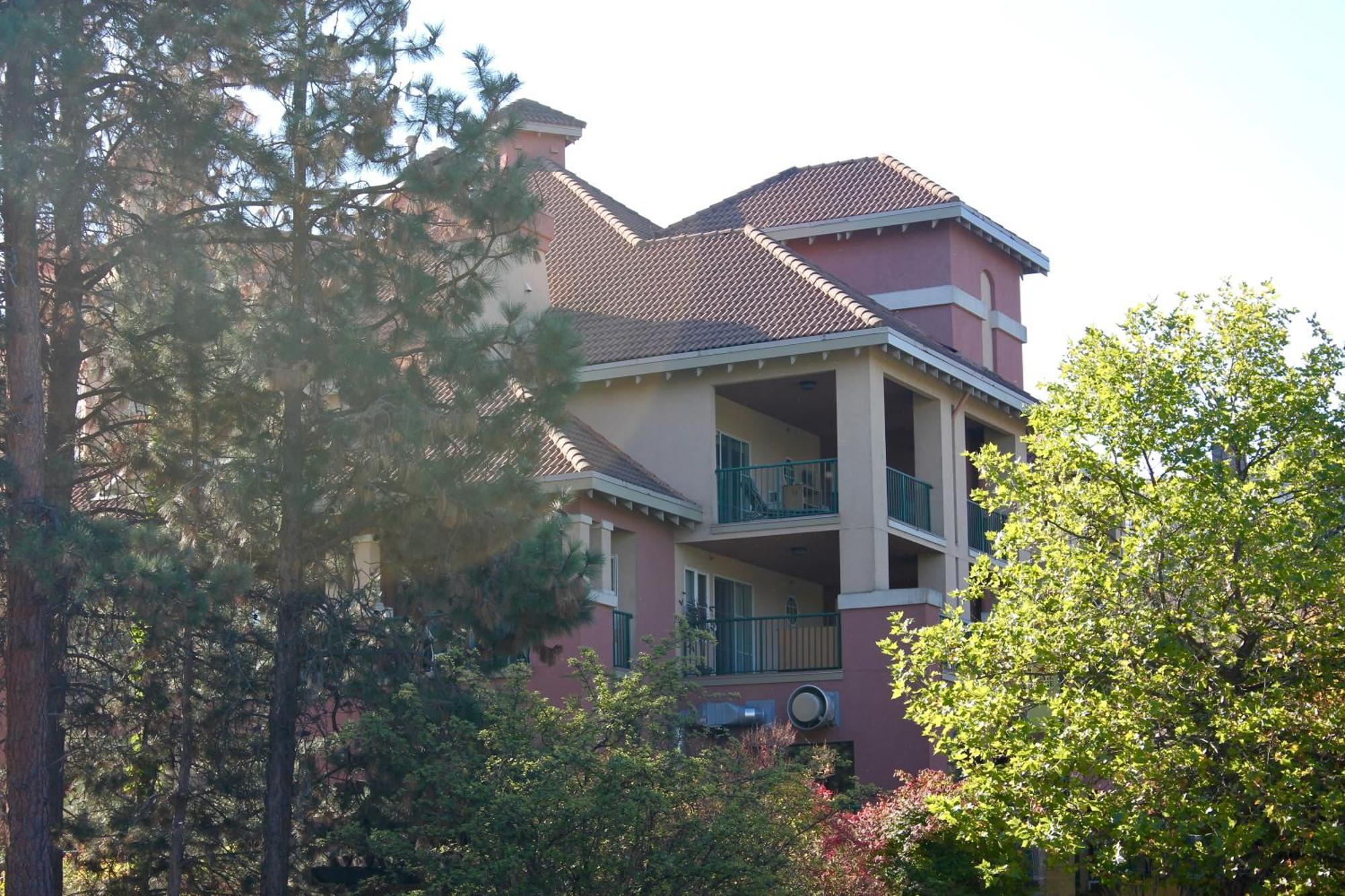 Aparthotel Borgata Kelowna